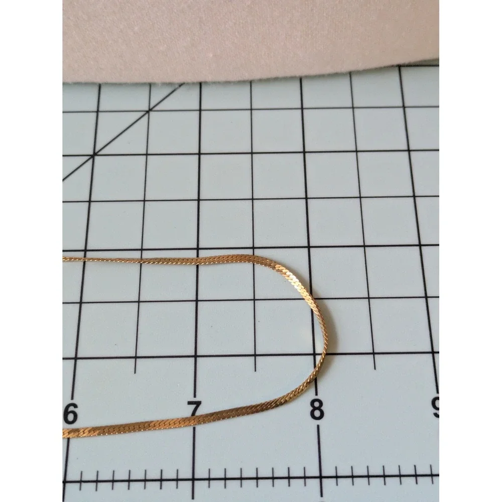 Vintage Trifari Collar Necklace In Gold Tone Thin Herringbone 16